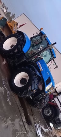 نيوهولند • ٢٥٠ • مكينة نظيفة