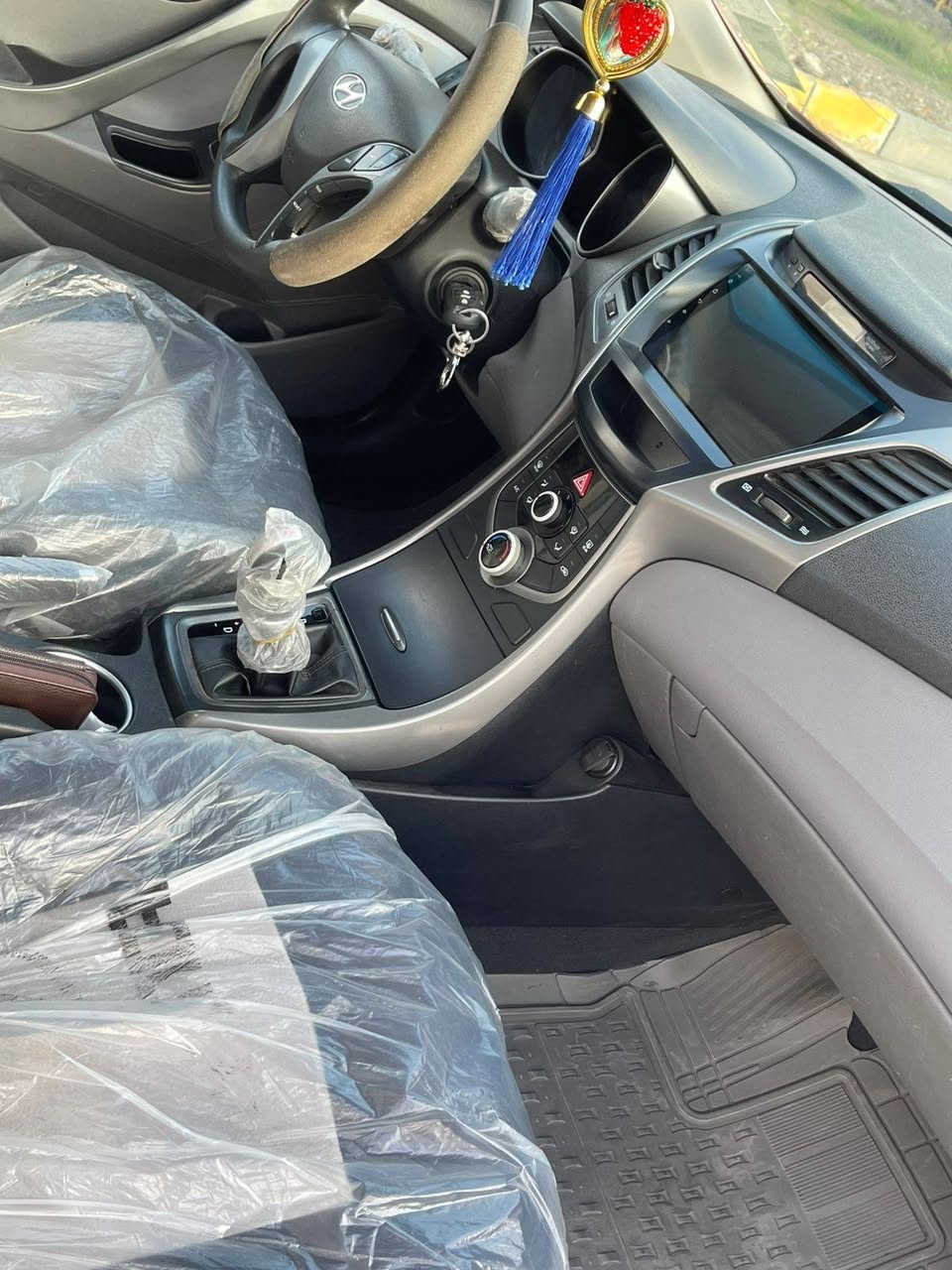 سلام عليكم النترا مودي16 وارد امريكي ضرر بابين بدون دواخل ومصلحات نفسهن ماشيه 100 مكفوله من كير مكينه صدرتخم تاير السيار مال بيت وجديده رقم بغداد بسمنه شرط التحويل عارضيه 115وبيه مجال بصيط مكانه ديالي بعقوبه ***********
