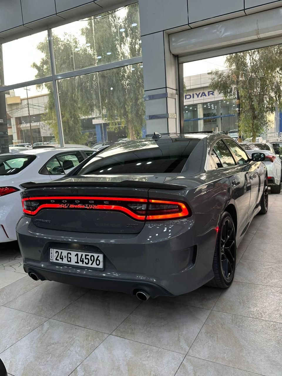 ✅جارجر 2019 GT بلاص

✅لون سمنتي مميز جداً  

✅السياره كلين بدون حادث
 
✅العداد : 116 الف 

✅تشغيل عن بعد 

✅كشنات حار بارد 

✅المحرك : V6.  3.6L 

✅المواصفات :

✅نسخة  GT - SUPER TRACK PAK
* ⁠
✅مصابيح أمامية زنون .
* ⁠ 
✅فتحه سلايد 

✅كشافات الضباب زنون 
 
✅ المصابيح الأمامية مع LED

✅حساسات . 

✅شاشه كبيرة مع نظام ملاحة نفكيشن GPS 

✅الشاشة مع اوپشنات SRT . 

✅سستم صوت الپاين .

✅ويل قياس 20 انج . 

✅تشغيل عن بعد . 

✅محدد سرعة . 

✅تلفون بلوتوث . 

✅كاميرا خلفية 

✅مرايا متحسسة للاضاءة العالية .

✅كير شفتر بالستيرن . 

✅دخول ذكي (بصمة

✅مكان سيارة ⁠دهوك 

✅للأستفسار : 

***********✅

***********✅
