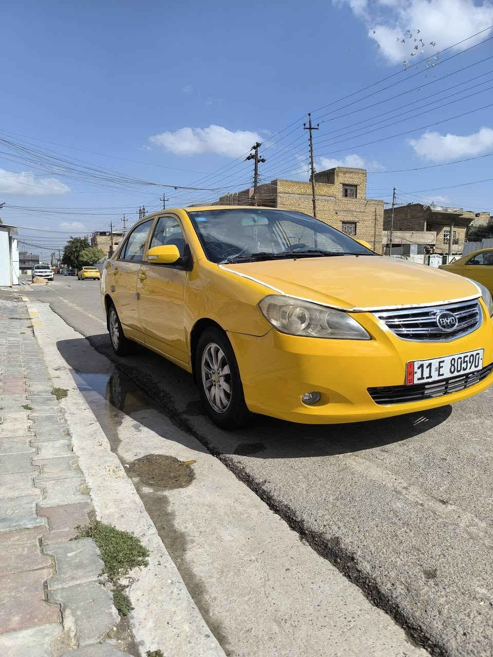 السلام عليكم بي وايدي G3رقم بغداد نكليزي بأسمي كير عادي مكينه هوندا جديده  تدفئه تبريد صدر  خير من الله مصفره هيئه وغرامات هزه جديده بسمي  بيها بس هاذ بارد موضع بصوره يم اليت الامامي فقط ومرجعه عل بارد مكاني بغدادد
رقمي***********
