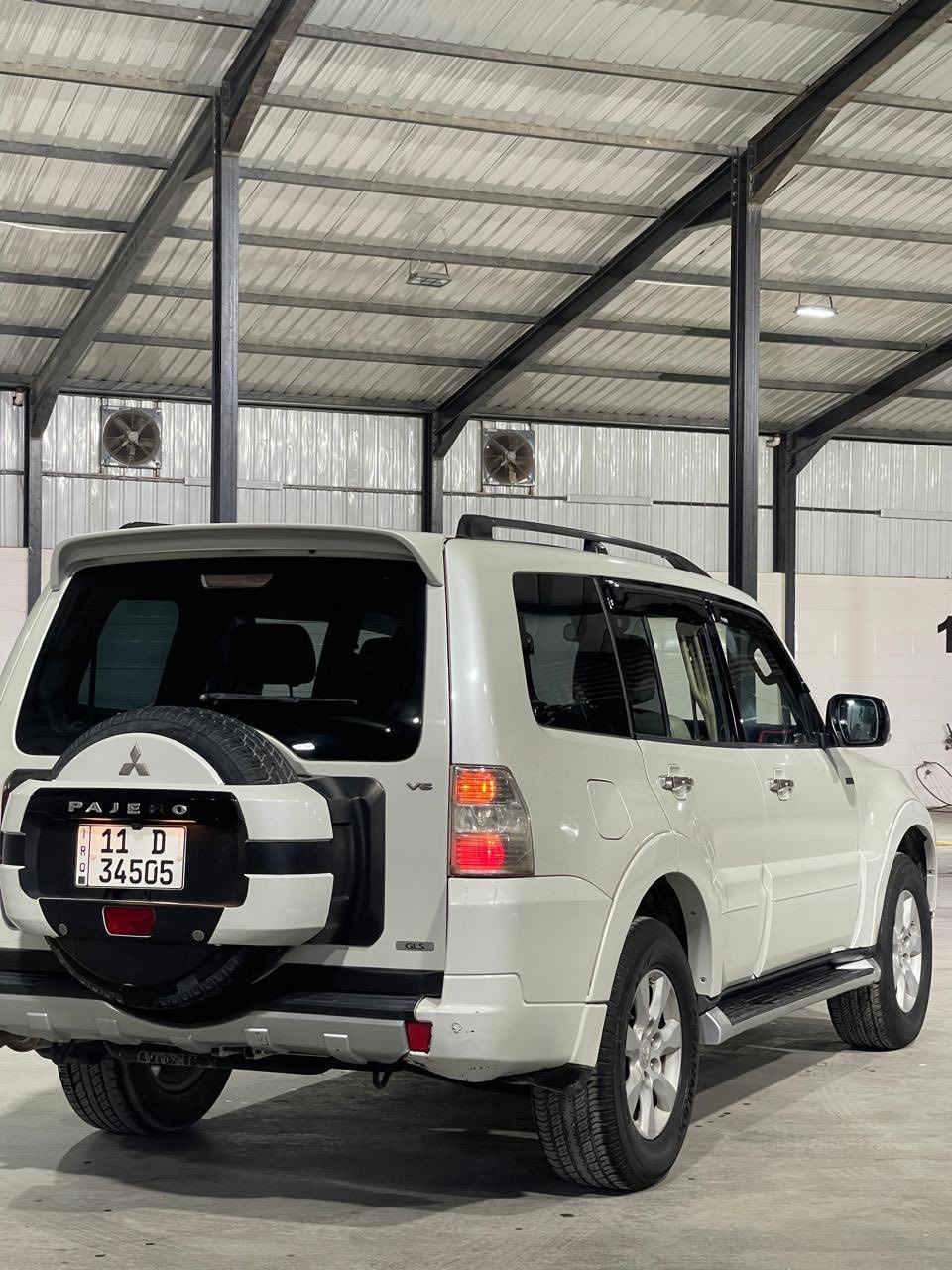 باجيرو 2009 
السياره اني جانيه سياره كلش حلوه 
تايرات جدد
حداديه 70‎%‎
دوشمه جديده 
مكينه استوني مبدله 
السياره فول للاخير ماعده الدمام اللي جاني الباجيرو يعرف مواصفاته 
كشنات كهرباء
تحكم ستيرن 
كهربائيات كله شغاله 
منظومه زينون 
مكفوله من الضربه والصبغ 
سنويه لل27 باسمي السياره 
مكان السياره نجف 
سعره ١٢٠ وبيهه مجال
***********
