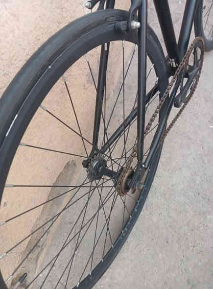 السلام عليكم كباتن 
متوفر دراجة نوع فكسد 
مثل ما واضح بالصور نظافة الدراجة مال باله ياباني 
السعر المطلوب[100الف]
العنوان البصره الجمهورية شارع المكاتب 
***********
***********
تحياتي للجميع أخوكم محمد المنصوري
