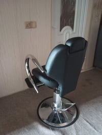 بيع سريع كرسي حلاقة غير مستخدم  نوعية مضبوطة   07741544758
