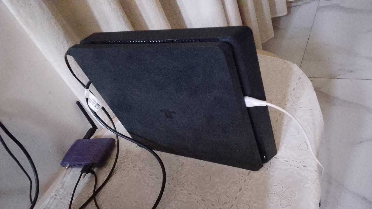 بلي فور لك ستيكر نظام ١٣.٥٠ ذاكره ٤٠٨ جهاز ما داخل تصليح جهاز نضيف مع يو بي اس يشتغل ساعه كامله ويا قرص جي تي اي فايف كامل ملحقات ثنين جوستك اصلي وتجاري مكان كوت السعر خاص رقم ***********
