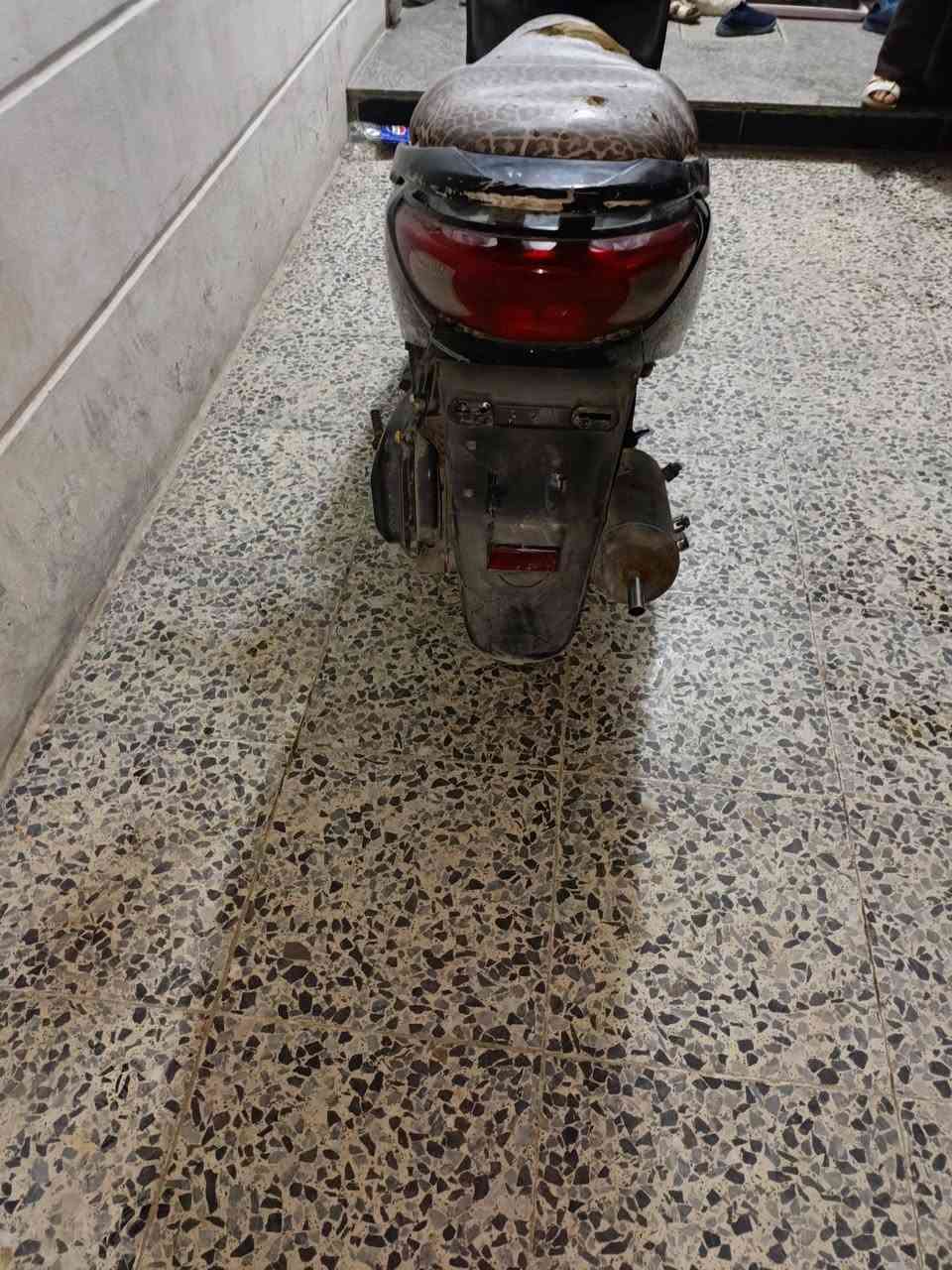 السلام عليكم دراجه ابريز للبيع محرك ما مفتوح جوزه أشكل الدراجه مثل متشوف كدامك الباقي   مكفول الدبل المامي رياضي اصلي السعر 500 بيه مجال 
***********
