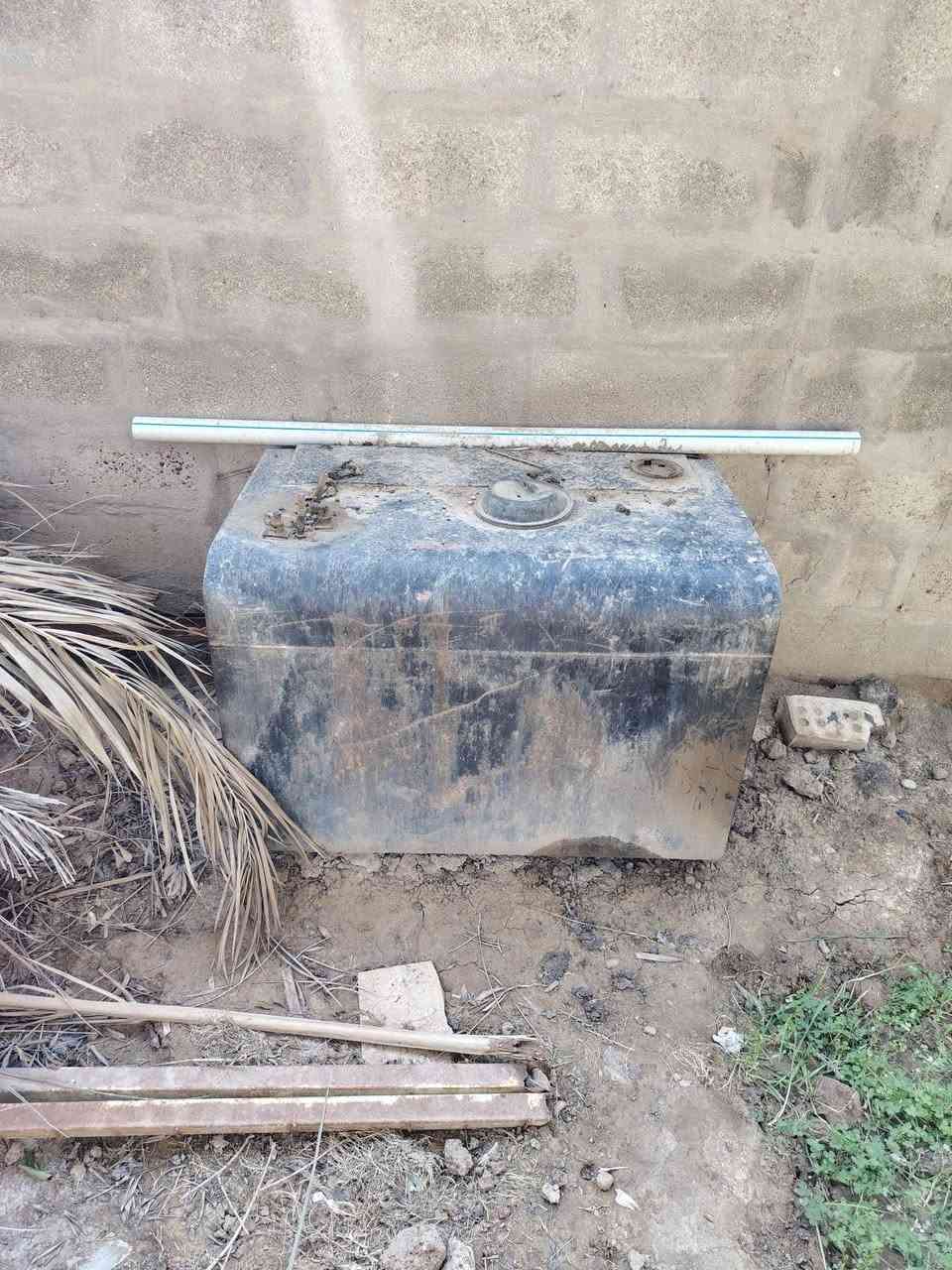 السلام عليكم غراض للبيع ٣ تانكيات مكفولات من الزروف  واحد ابو ٨٥٠ وثنين ابو ٢٥٠ وضبه ورك اماميه وكاردن وزوج باتريات مال لوري وسبير حجم ٢٤ صاج مكفول لا فطر ولا كص  هاي الأغراض كلمن وسعره
المكان بغداد الزعفرانيه الاستفسار ***********
