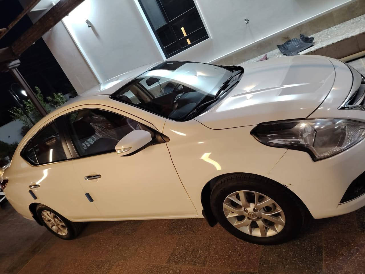 سني مصري 2024
المواصفات 
بصمه تشغيل + ابواب + صندوك 
يدات نياكل داخل خارج 
تبريد الكتروني 
كشنات جلد بلادي 
ماشي 123
مابيهه قطرت صبغ 
بيهه بارد بل جاملغ موضح بل صور وتبديل صندوك بدون دواخل 
السعر 120
رقم صاحب السياره ***********
***********
