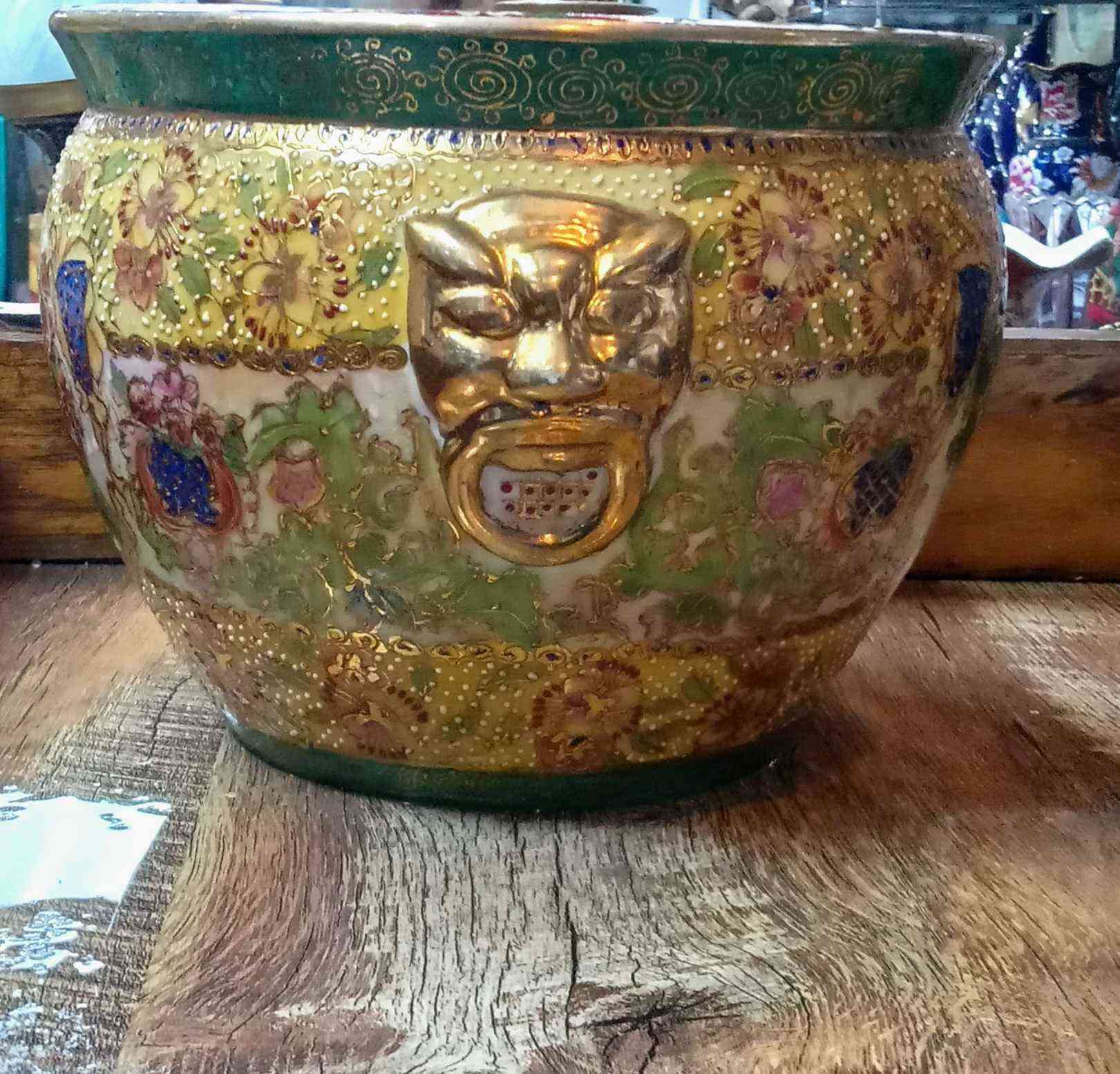 كاشبوه  شنواه نادر
شغل بارز 
رأس اسد علي الجانبين 
ارتفاع ١٧سم 
قطر ٢٢سم 
السعر ١٤٠٠ جنيه 
يوجد شحن وتوصيل 
الابراهيميه شارع الليجاتيه بجوار صيدليه خليل 
٥١ شارع نقراطيس 
لمزيد من المعروضات اضغط(( تفاصيل البائع))
ولمتابعه ما هو جديد من معروضات اضغط(( متابعه )) الاسكندرية, مصر


**إذا كنت صاحب هذا الإعلان وتريد حذفه لأي سبب، رجاءا أرسل رسالة إلى الدعم الفني**