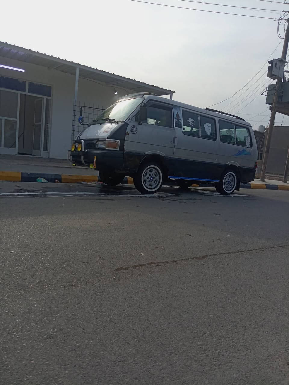 السلام عليكم كيه بسه موديل 95السياره بلاديه تخم تاير جديد باتري جديد سلف داينمو جدد السياره خير من الله دوشمه جديده   سدر امامي خلفي جديد ماه نقصه شي كبل لل شقل ***********
