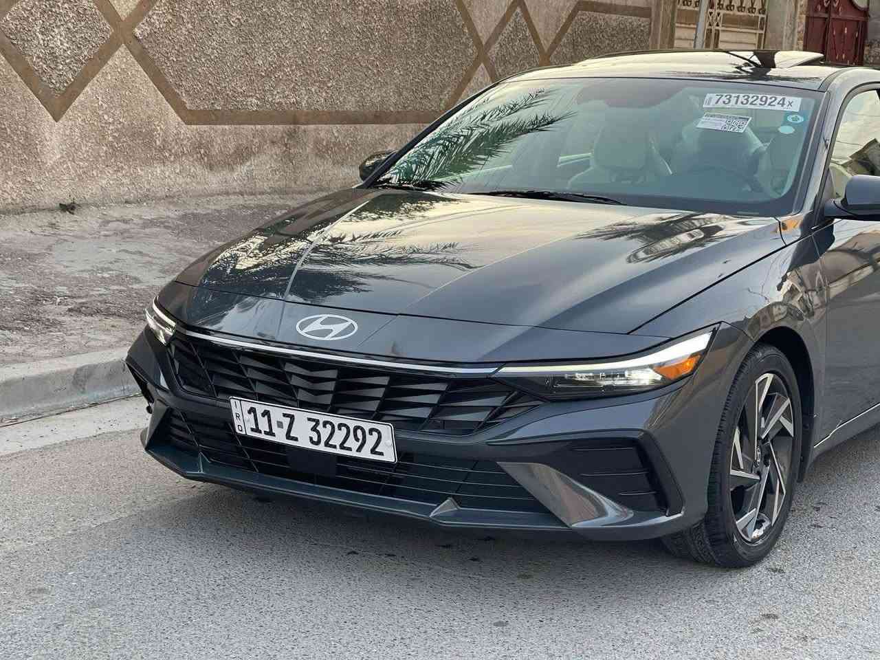 سلام عليكم سياره النتره موديل 2024فول مواصفات فتحه بصمه تشغيل عن بعد رادارات امامي جانبي خلفي سياره بيه بارد قليل جاملغ مامي وبارد قبق صندوق وطخه قليل بدوس سياره ليبل واحد ونضيفه 
*********** 
سعر 170 وبيه مجال قليل
