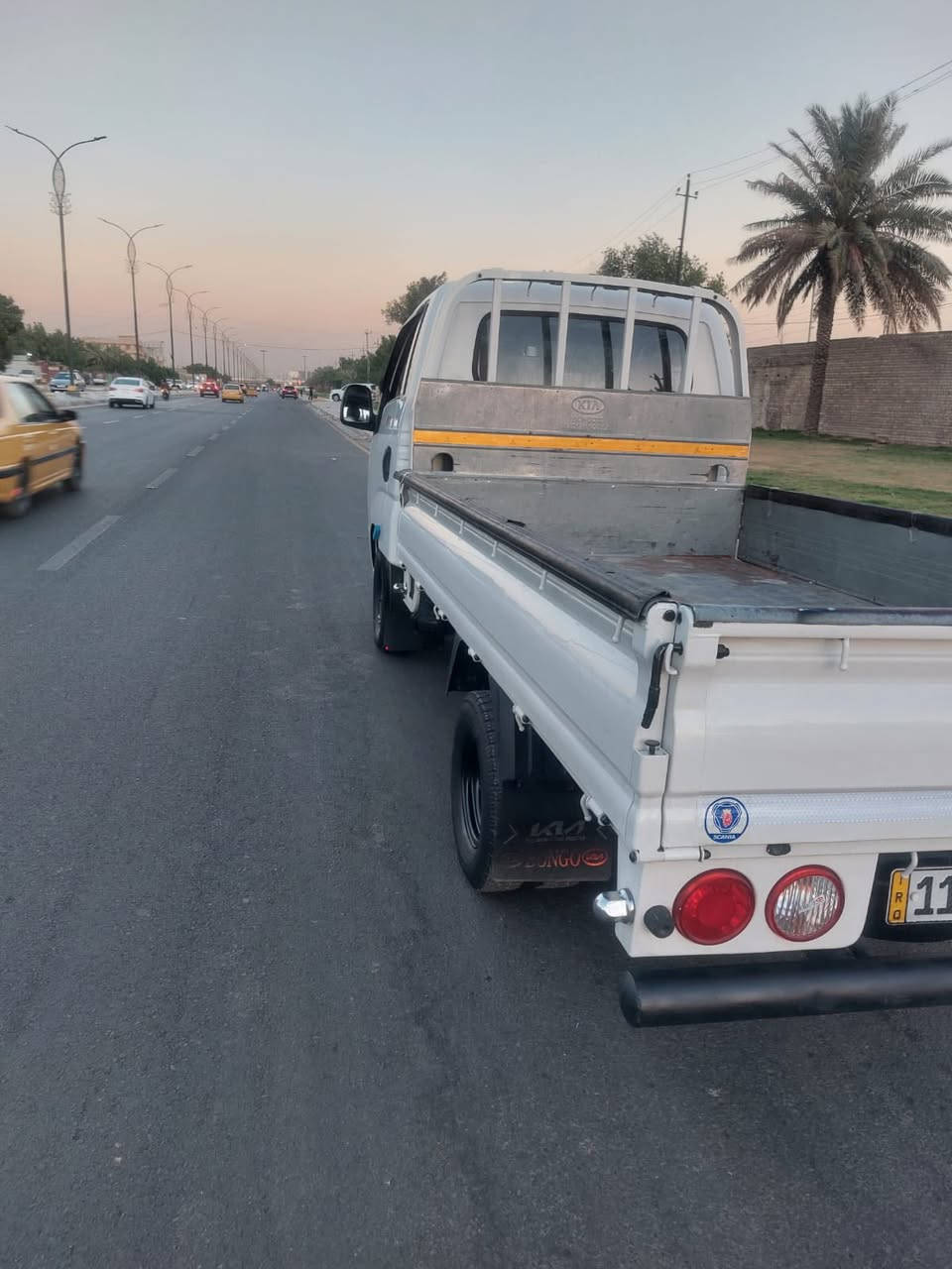 السلام عليكم
كيا موديل 2018رقمه بغداد انكليزي  شرط التحويل 
مكينه 2700 جديده لا صرف ولا بخار ولا تنقيص 
وكير ومكينه واكسل وشاصي ورقم شاصي كل مكفول تخم تاير جديد سياره جديده مكفوله كفاله عامه لا ضربه ولا صبغ ولا تبديل عد تكحيل بسيط اصبعين فقط والباقي مكفول 
العنوان بغداد الحبيبيه السعر 120وبيه مجال كلش بسيط الرقم ***********
