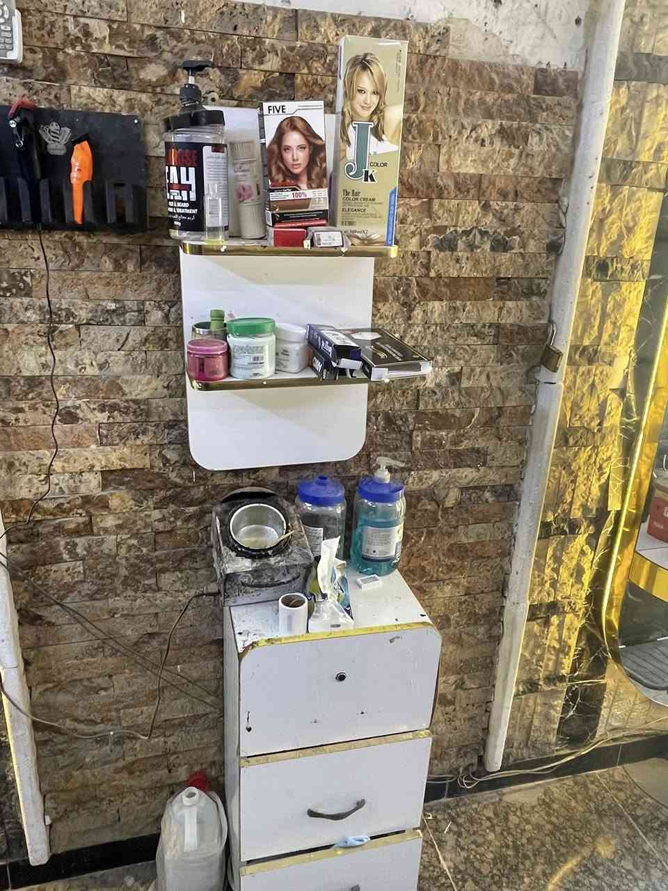 مرايات للبيع
***********
