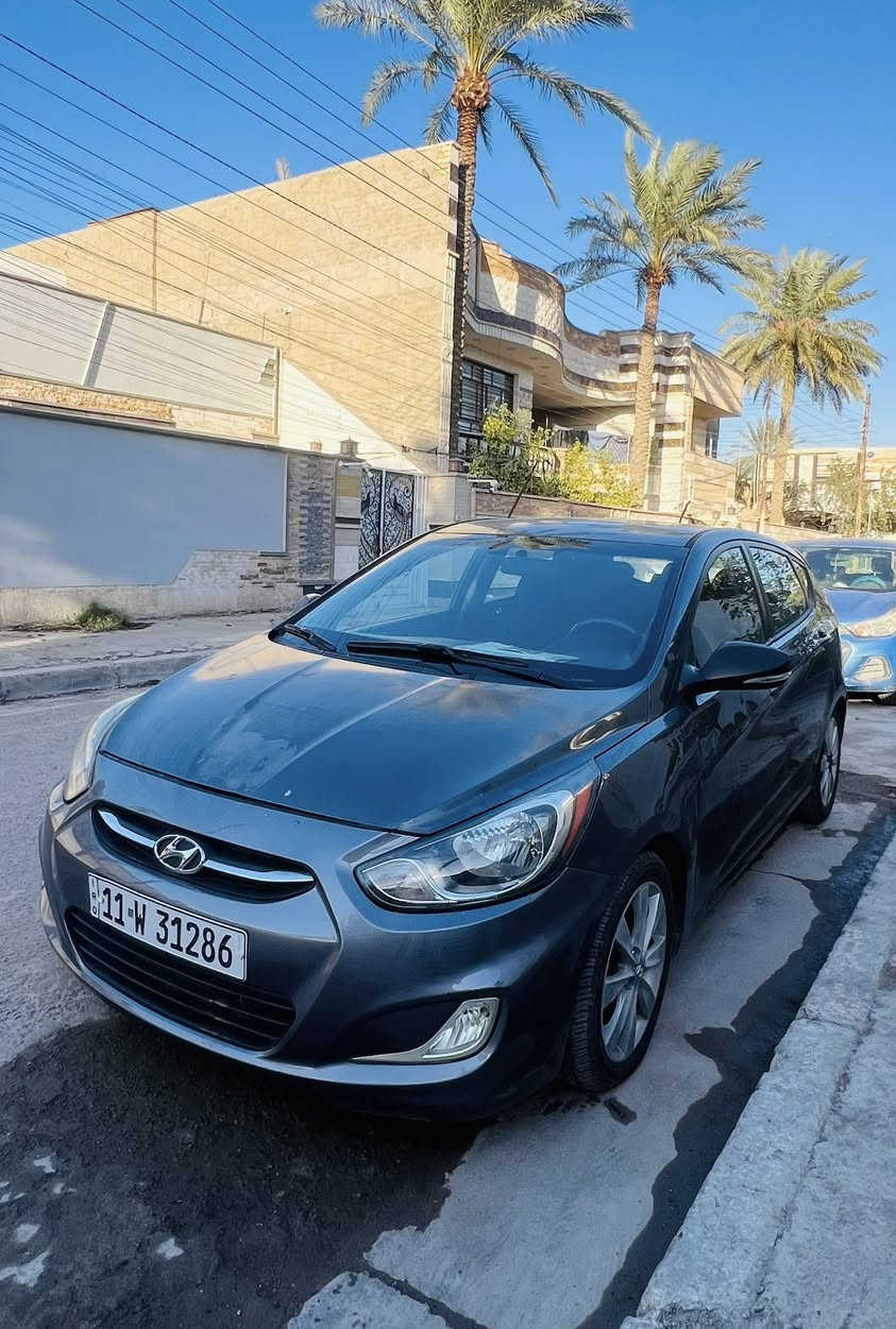 يالله
هيونداي اكسنت 2013
حجم المحرك ccm1600
رقم بغداد انكليزي   
بيها صبغ بنيد وباب  
بدون اي دواخل 
شواصي لغود كله سليم 
تبريد ثلج 
صدر جيد 
محرك كير مكفول 
رقم وهزه وسنويه كله جديد 
السعر 83بسيط جدا 

مكاني بغداد الغزاليه
***********
