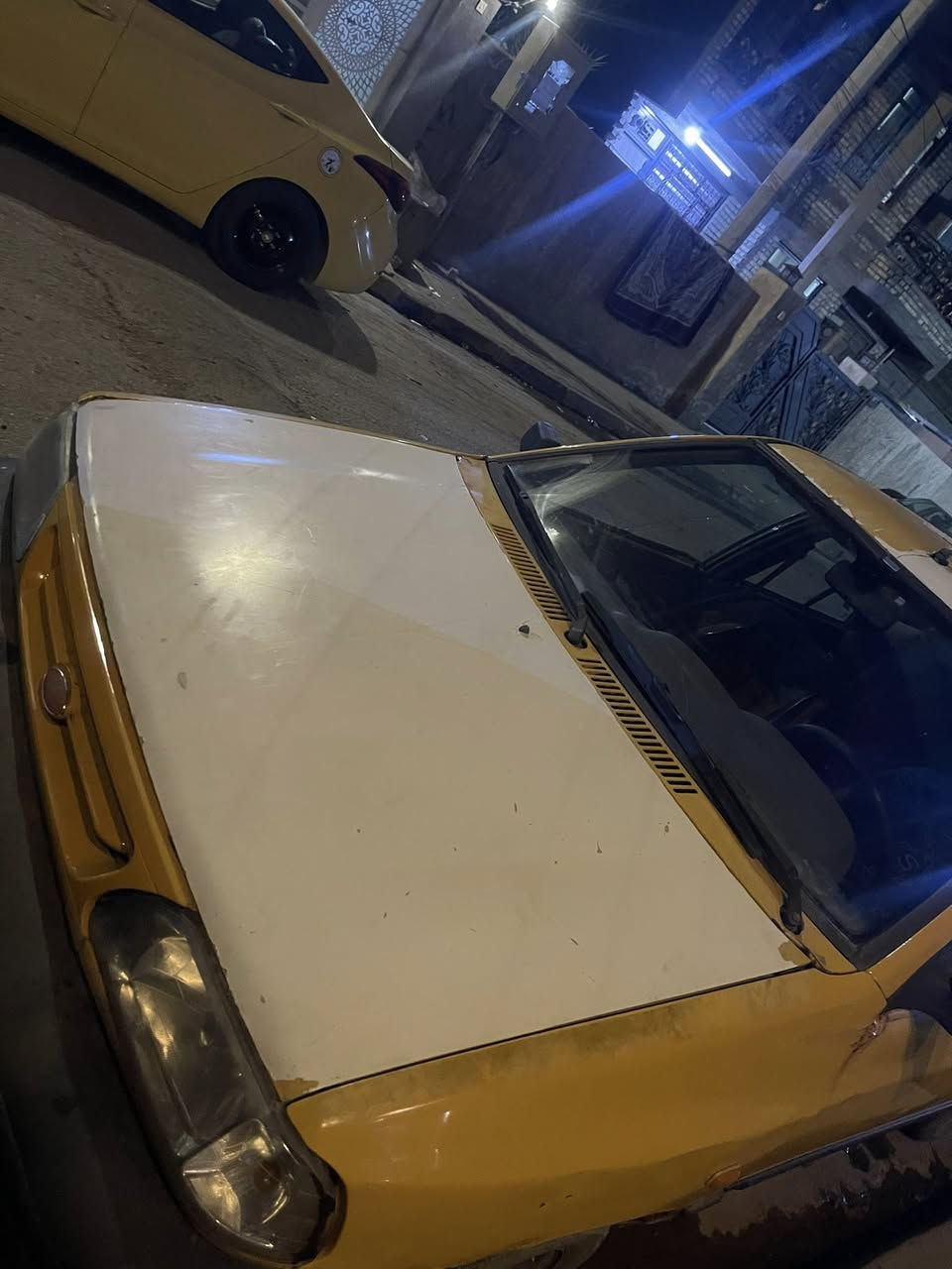 السلام عليكم سايبا لبيع 2011السياره مكينه وكير مكفولات الحداديه تعبانه تايرات نص عمر السياره تحويل ثاني يوم السعر 19وبيه مجال رقم التيلفون ***********
