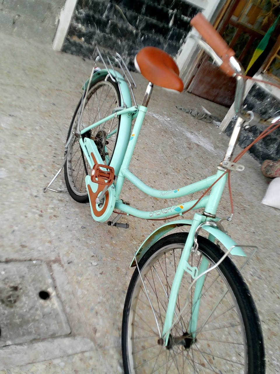 السلام عليكم ورحمة الله وبركاتة  عندي باسكل حجم 24 نضافة فول مواصفات برك خلفي تايرات جدد مابي اي شي عنواني بغداد مدينة الصدر السعر 70وبي مجال الرقم للستفسار ***********بس واتساب  فقط فقط واتساب
