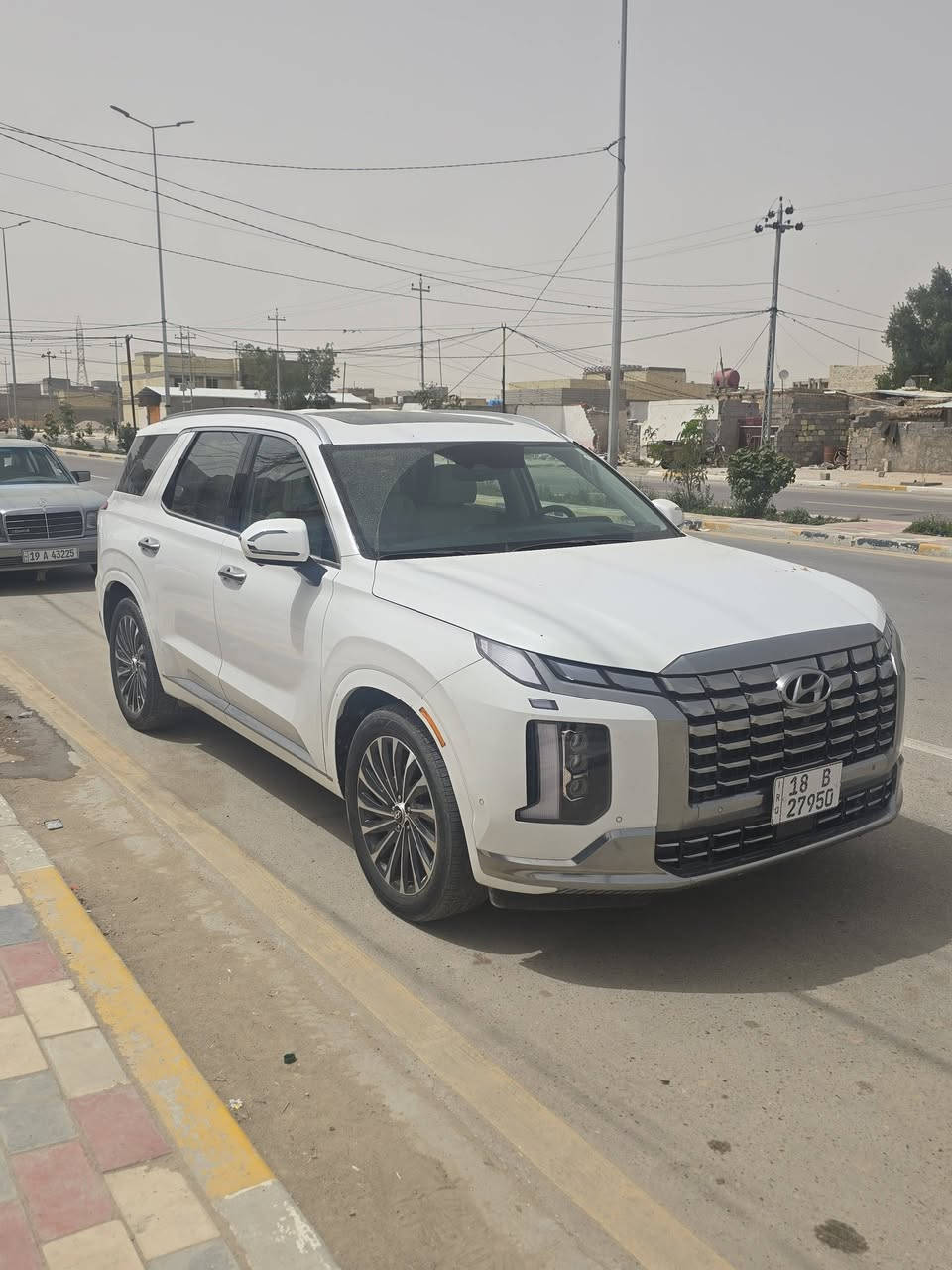 هونداي بلسايد 2024 فئة گلگرافي  فول 1/1 اعلى فئة
1 - اللون / ابيض
2 - العداد  / 55 الف 
3 - الرقم بابل شهداء باقي سنه و5 اشهر
4-  شاشة عرض(داتا شو)
5- المحرك   v6    3.8 <كير ومحرك شرط  +تبريد ثلج❄️>
6- بصمة تشغيل + بصمة ابواب +تشغيل عن بعد نظام تقديم وترجيع السيارة عن طريق البصمة
7- بانوراما اسود كنتاري
8-  فتحة سقف عدد ٢
9- سماعات هارمن گاردن
10- رادار امامي  + خلفي+رادار جانبي  
11- حساسات امامي + خلفي 
12-  كامرات عدد 6  360 درجة 
13- كشنات امامي خزن ميموري +مساج 
14-  كشنات كهربائي تدفئة وتبريد
15- كشنات جلد ابيض ملكي7 راكب قلاب كهربائي 
16- جميع الكشنات تدفئة تبريد
17- بردات جانبية
18- تبريد مركزي امامي + خلفي منفصل التحكم
19-تحكم ستيرن + شفتات
20- تدفئة ستيرن 
21- مرايا هيتر + تعتيم 
22- صندوق كهربائي شفط
23 - وضعيات قيادة  (٥)
24- ويل كب حجم  ٢٠ 
25- اوتو هولد + نقطة عمياء 
26- سايد بريك بصمة + مثبت سرعة
27- شحن لاسلكي 
28 - إشارات بالمرايا  + إشارات جانبيه
29 - اوتو هولد
30 - تحديد مسار
31 -شاشة ديجتال كبيرة
32 -تشغيل عن بعد 
33 - استيرن رجاج
34 - نظام HTRAC دفع رباعي 
35 - نظام مانع انزلاق 
36 - نظام نزول منحدرات 
37 -كشنات Vip منفصل ابيض
حادث ربع جاملغ وبنيد مدبل
الاستفسار على الرقم 
***********
سعر ٣٣٠

والكثير من المواصفات لم تذكر بعد
