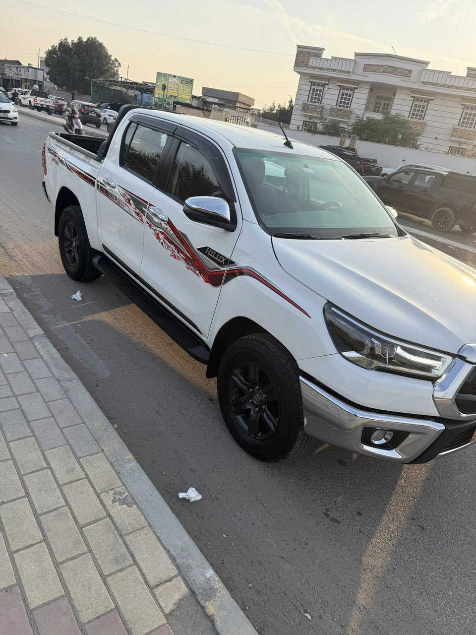 سلام عليكم بيكم هايلوكس فور ويل ساز كفاله عامه موديل 2024 للبيع المواصفات كشانه حار بارد شاحن وايرليس كامره مواصفات ساز السعر 335 وبيهه مجال بصيط ماكن السياره الرمادي تحويل مباشر رقم التلفون ***********
