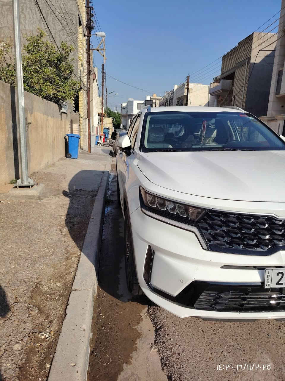 السلام عليكم سورنتو خليجي موديل 22 رقم أربيل محرك 2500 اربعه سلندر ماشيه 47 الف بصمة تشغيل عن بعد تبريد 3 قطع 7 راكب حساسات امامي وخلفي صندوق ذكي كشن الاماميه كهرباء و بعد بيها موصفات بغداد العامرية ***********
