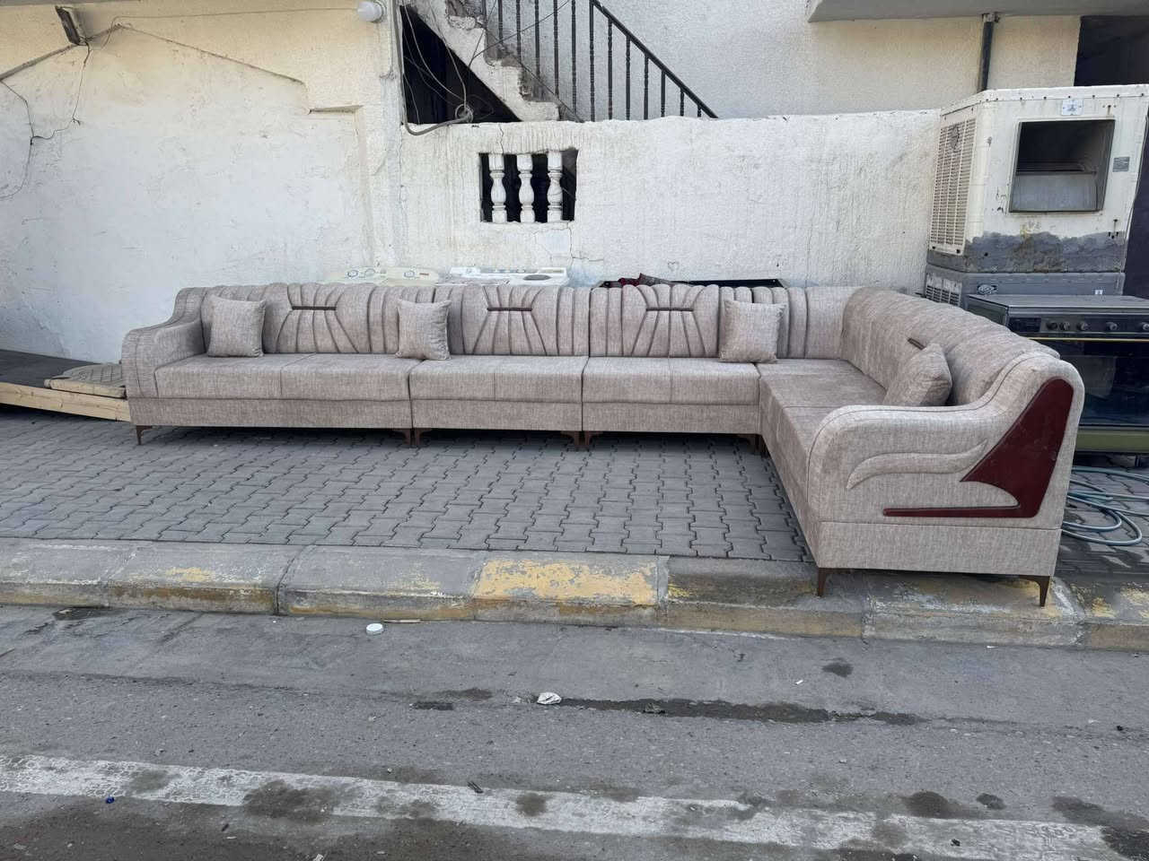 معرض زياد للاثاث المنزلي
ملاحضه ديوان بلاويد اسود ضمانه 10 سنوات حقيقي 
ديوان موديل جديد بلوك اسود تجي تبج فوكه
 ليده كلاسك تخبل 
رجل حديد 
7 مترات 11 مقعد 
سفنج طبي 10 سانتيم 
قماش خاولي درجه اوله 
تكريت شارع الزهور خلف افران الكرخ لستفسار نتصال *********** حمودي
