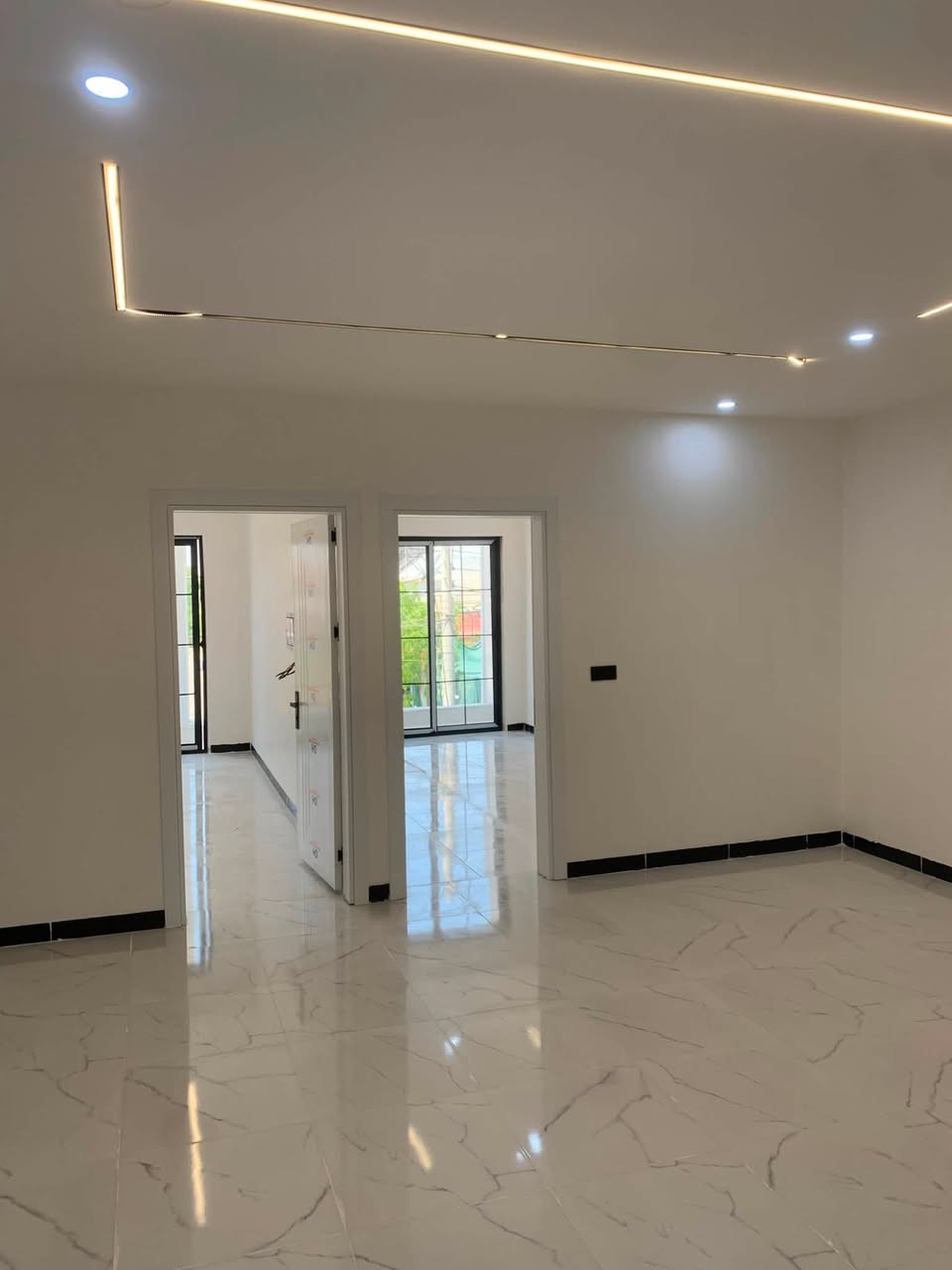 بيت للبيع اشتي١  125م طابقين طابو صرف
٤ غرف نوم 
مطبخ
وصاله 
وصحيات
استقبال
تفاصيل اكثر :
***********📞
