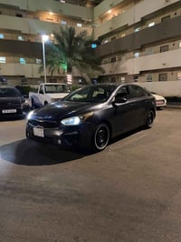 قم كربلاء معوقين بعد اله 6شهر وتصير حره عندي وكاله عام مكينه دوش 2000 ...