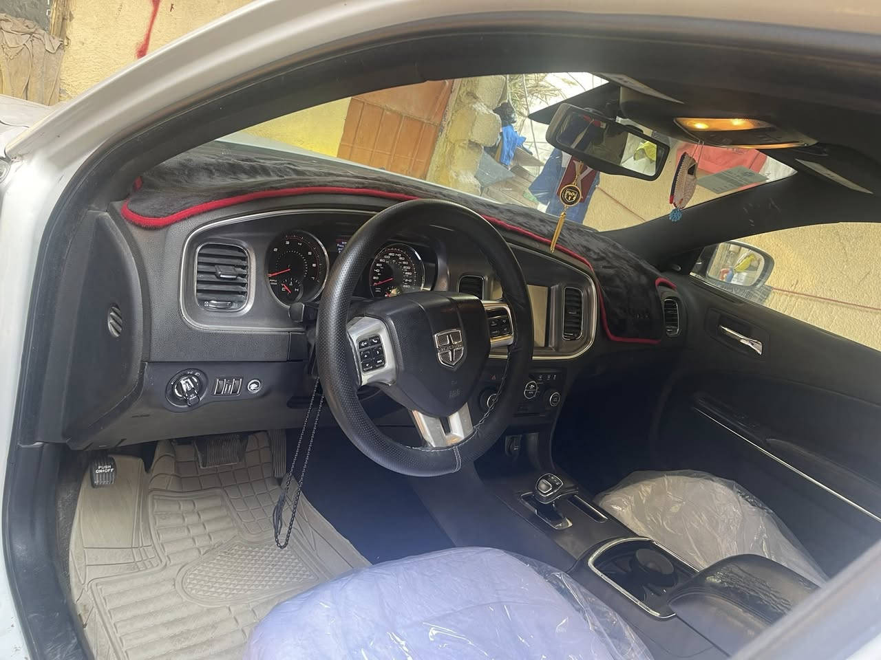 السلام عليكم شباب جارجر مديل 14 السياره خليجي السونار موجود كدامك شوف وكمل وراسلني مو تراسلني تكلي شني بيه 

السياره سنويه جديده وجاهزه ترايك الاربيل تحويل ثاني يوم 
السعر 144 وييه مجال قليل واذا اكو مراوس عادي 
اذا تشوفه غاليه لاتعلق 
رقمي ***********
متواجد واتساب وماسنجر 
مكاني بصره
