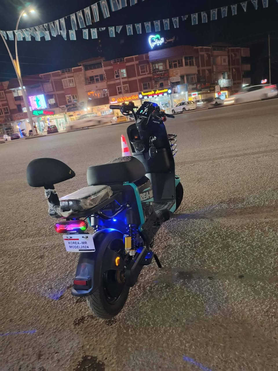 بايسكل شحن للبيع نوع R7 موديل 2024 فول مواصفات نظافه 90% 5 بطاريات دبل سماعه بلوتوث بلادي إشارات لكزس لايت عالي وناصي  بريكات شحط سويجات 2 بصمه 2 تشغيل عن بعد اربع سرعات بالشاشه سرعه 99 سرعه حقيقي 70 يتحمل وزن 200  نظام بك R نظام P بايسكل جديد معنه الكلمه مكاني كركوك راس دوميز   سعر خاص وهذا رقمي واتساب هم موجود (***********)
