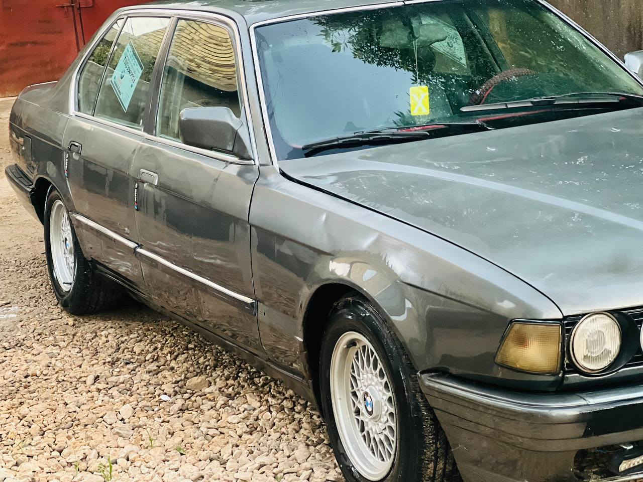 السلام عليكم 
BMW 735
موديل 92 رقم نجف بأسمي وكاله عامه 
سيارة جاهزه كير مكينه كهربائيات تخم تاير باتري سنتر لك جام كهربائي كل تمام خير من الله 
السعر 28 وبيه مجال قليل 
مكان السيارة حله مركز***********
