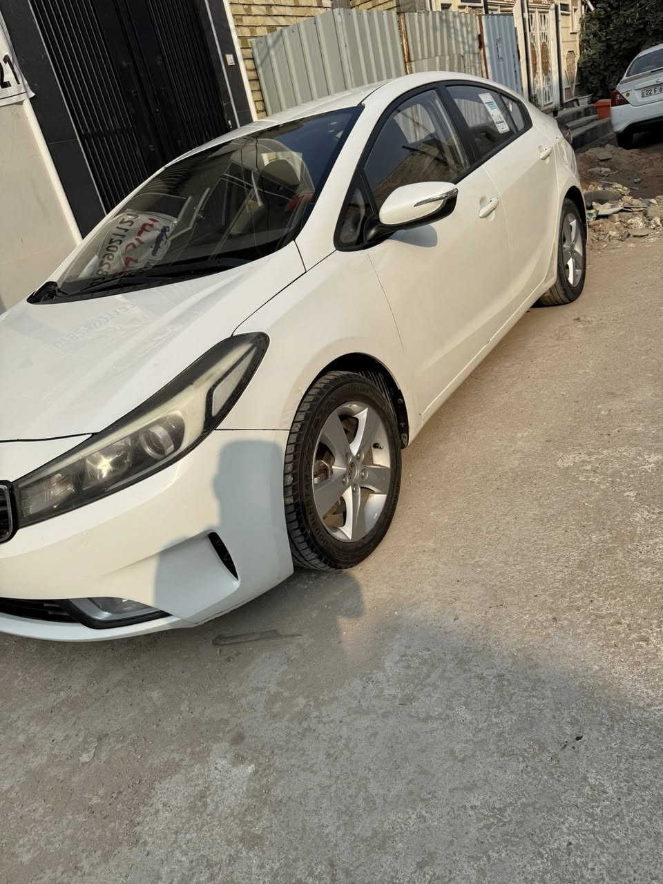 السلام عليكم 
كيا سيراتو 2017 خليجي
محرك 1600 
بيها الباب الأمامي تبديل والباب الخلفي كارت قليل كما موضح بالصور
السعر 128
*********** 
المكان النجف حي الوفاء
