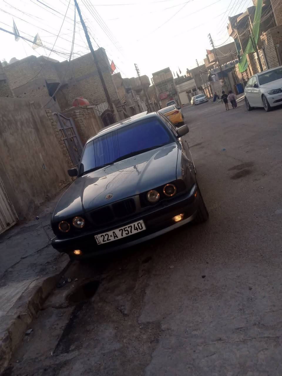 يالله سلام عليكم اقره تفاصيل للبيع بي ام 525 اصل كير ومحرك وتبريد صدر جديد تخم تاير جديد اكسل مخفف بدون ضربه  
رقم اربيل نكليزي سياره كلش حلوه ترايك بصره زاخو معدل اليعجبك كلش حلوه ونضيفه تحويل او وكاله 65 قفل بدون عمله سياره صارت عليه ب73 سبب البيع محتاج فلوس رجآ بيع نقد فقط بدون مراوس ولا اقساط العنوان  ***********بغداد العبيدي
