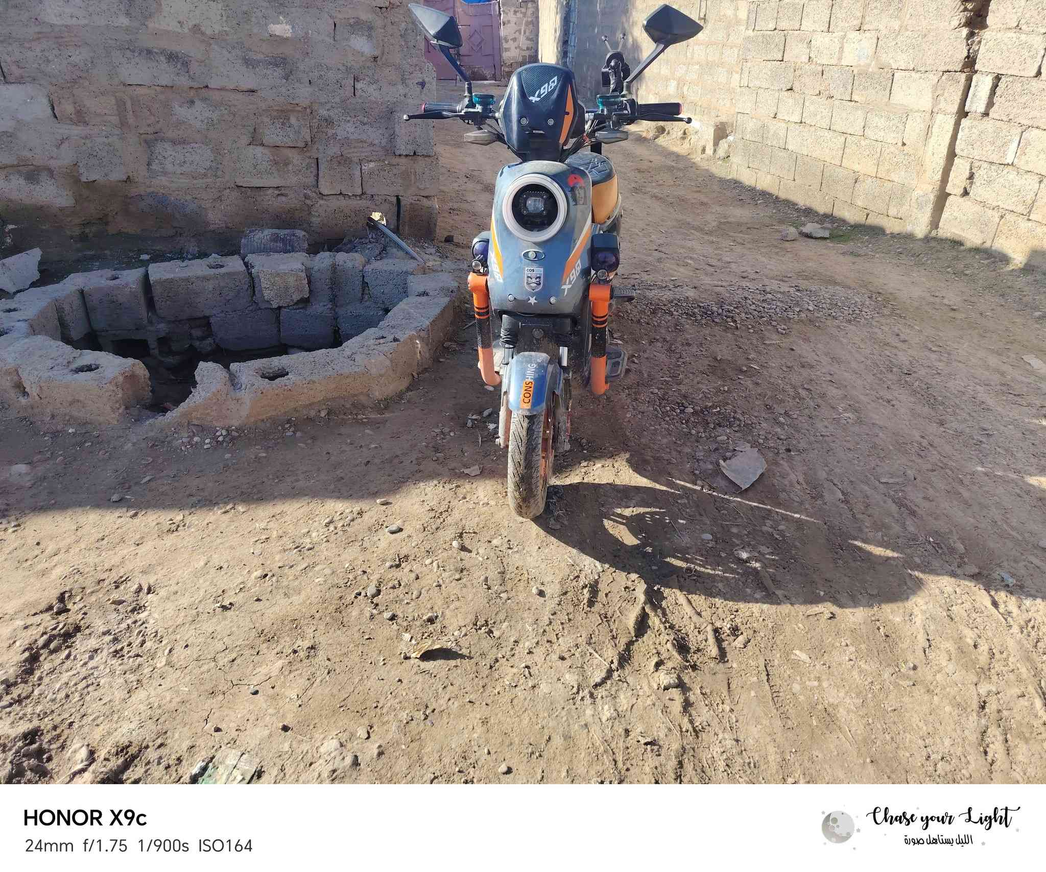 سلام عليكم
دراجة شحن X900GT للبيع 
بوكس 
موديل 2025
مكفولة من كلشي 
بصمتين وسويجين 
اشاير لايت عالي ناصي 
شاشه عداد ذكيه 
هورن نشرات 
انذار سرقة 
قفل ستيرن 
ملف 2000واط
✨✨ علماً أن الدراجه 5 بطريات ✨
بطاريات مكفولة 
البطاريه 33 
وبيها بعد هواي مواصفات 
   5بطاريات والشاحنه مال 5بطريات 
علماً انه مكلف بلنشر 
رقم راعيها *********** 
مكانه كركوك واحد حزيران 
رايدها550 الف
