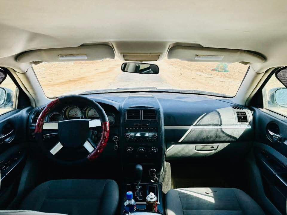 جارجر  ادوات مديل. 10 سياره جاهزه محرك ٣٦٠٠
خليجي
كصه جنطه 
تبريد تدفئه
متومه اصولي سنويه تنتهي٢٠٢٨ سعر 42 وبيها مجال للشراي مكاني البصره

0770 875 2332
