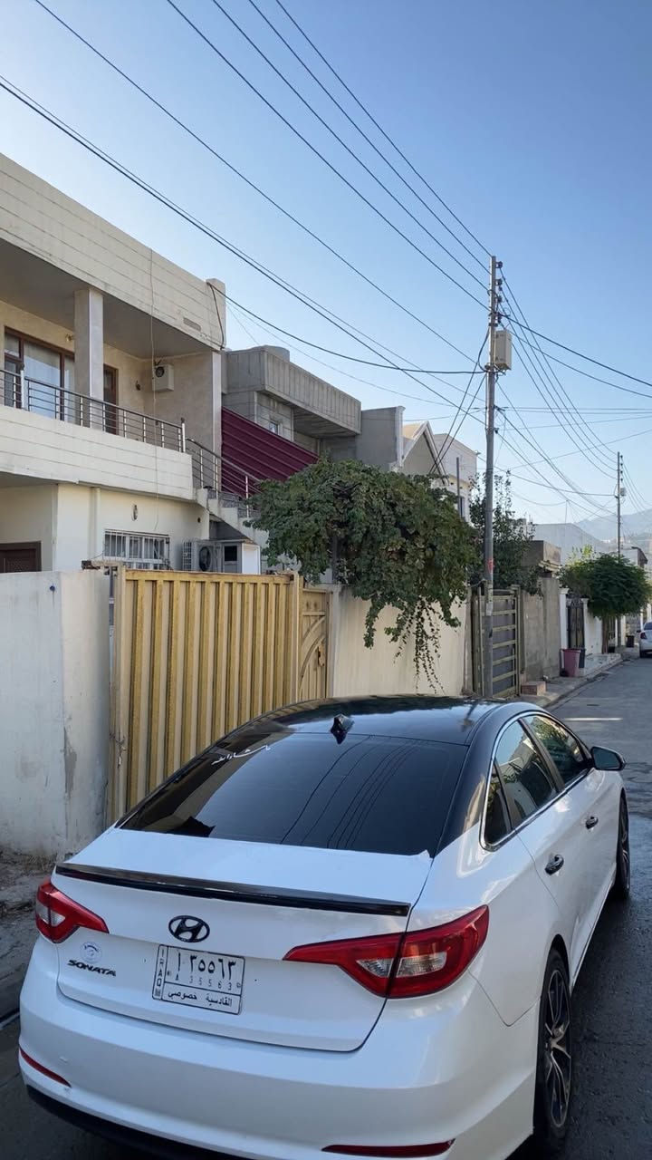هۆندا سۆناتا ٢٠١٧ سەیارەکە تا بڵی جوانە سەنەوی بەغدايه مەکینە GDI یە تەحمیلم کردیتەوە گێرو مەکینە بەشەرت ٣ پارچە و نیو سبۆخ بی دەحم سەیارەکە سبۆخ تەنکە سەخفی ٢ جێ سبۆخی هەستایە سەیارەکە ١١٤ مایل رۆشتوە نرخی ٨٠  وەرەقەو مەعامەلەیەکی کەم شوێن سۆران رەقەم تەلەفۆن *********** أربيل, العراق
