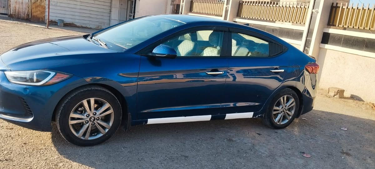 إلنترا موديل 18 حادثها صندوق والجاملغات الخلفية مصبوغة محرك وكير مكفولات تخم تاير السعر 115 مكاني بغداد سريع أبو غريب للاتصال ***********
