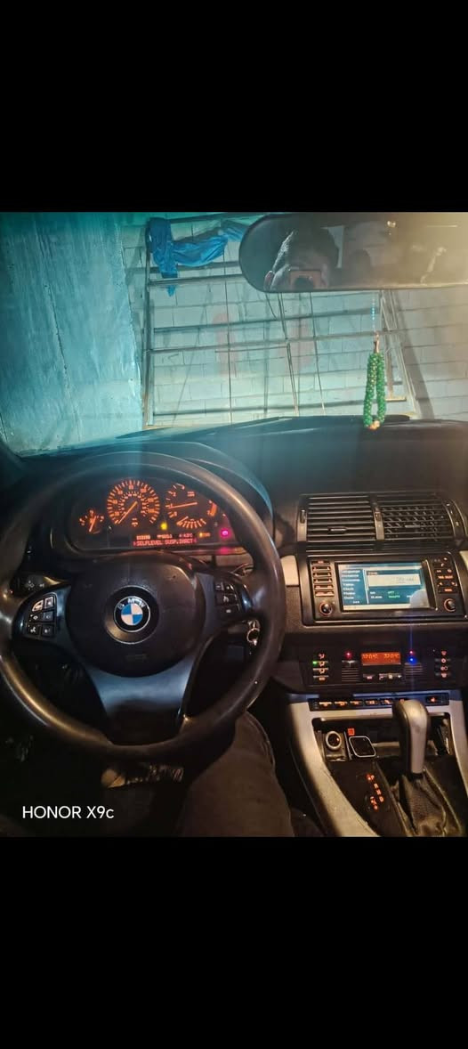 BMW X5 2005 مە کینە ی 44 گێڕومە کینە ی بە شە رت کۆدی بۆکروە ڕە شی قە تران بێدە عمە ماڵی دۆستە  بە س فرۆشتنە گە رموشتە ری تێل بکە      ***********        *********** السليمانية, العراق
