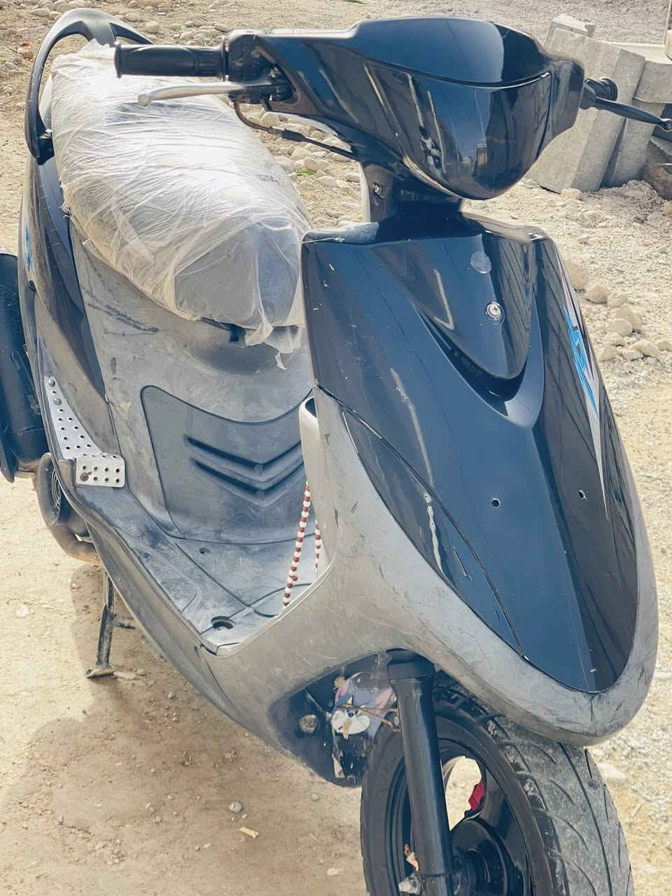 يالله سلام عليكم ماكس عدله دراجه ماصاله سبوع من منزلته من الحاويه مال دير دراجه خير من الله خدتم واحد  مرشد بيه شغلات حلوه فلتر هوه دزويت مال براغي كم كطعه وياله كذالك دراجه نعومه ومعدل وكلشي شغال بيه حته نهدر مامشدود عليه البيع او مراوس بسكنس جبلي مكاني بصره قرنه توصل على رقم هاتف ***********
