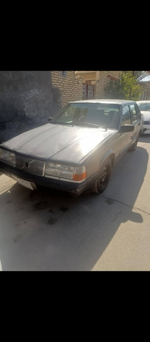 فالفو 940 رقم بصره 

سياره مكفوله من الصبغ العام والضربه القويه جاهزه بدون نقص تبريد ثلج تخم تاير جديد دواخل نضيفه 
لل استفسار ***********

مكان سياره الناصريه حي الفداء السعر 28 وبيها مجال
