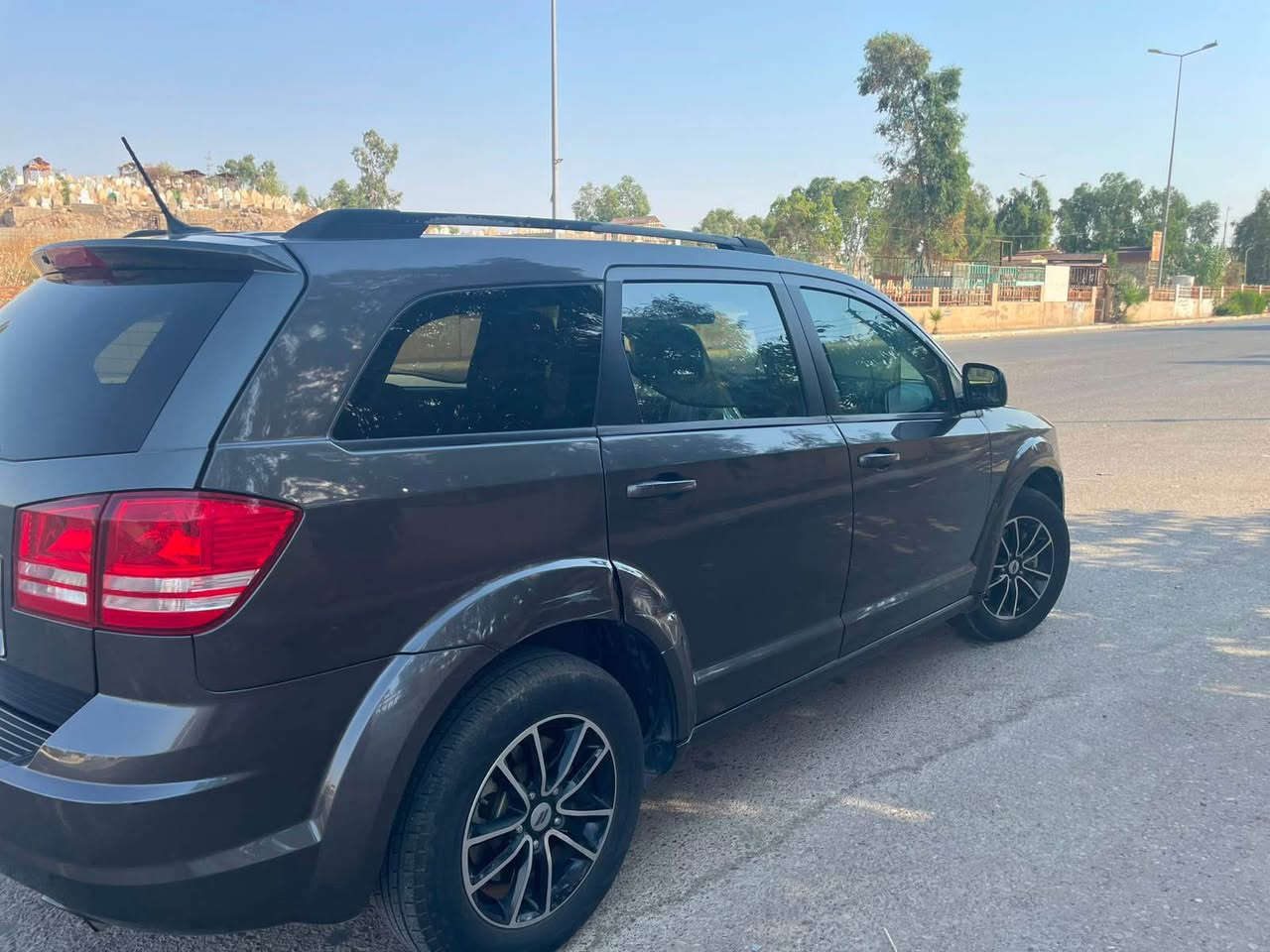 DODGE  JOURNEY SE 2018🩶

سياره رقمها كامل باقي بصمه الشركة ✅

4 سلندر *
سبعه راكب*
بدون شواصي بدون ايرباك بدون دواخل حادث سطحي* 
كير ومحرك بشرط*  
تبريد ثلج*
 سياره مناقصها ايشي *
لونها رصاصي غامض 
ماشيه السياره (96الف كيلومتر) وقابل للزياده 
للاستفسار اكثر : *********** كركوك, العراق
