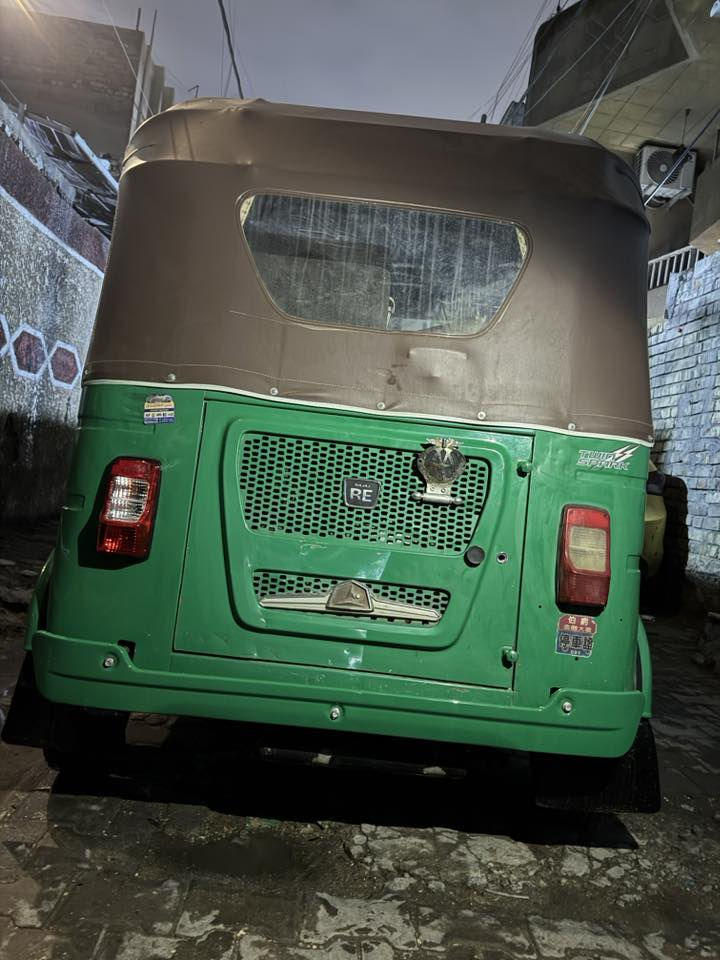 السلام عليكم تكتك 21 مرقمه  للبيع عنوان مدينه الصدر   رقمي ***********   سعر خاص
