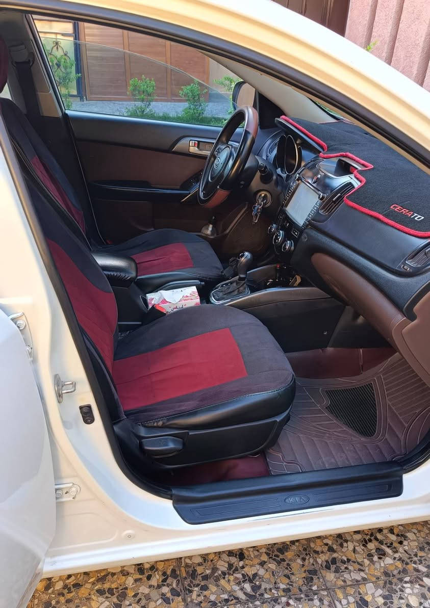 السلام عليكم 
للبيع سيارة [كيا سيراتو 2011] رقم اربيل بأسمي شرط التحويل

🔹 المواصفات:

اللون: [ابيض]

مكينة: [ما مفتوحة]

گير: [أوتوماتيك / 6 نمر مسويله ادامة فلتر ودهن]

تبريد: [ثلج منظومة كاملة جديدة]

الإطارات: [جديدة]

بطارية: [جديدة]

كيج حماوة
بيها منطومة انارة زينون اصلي من شنايزر
كاعية مغلفة جلد
عازل حراري امريكي بالجامات
شاشة وكامرا دواره
كامرة حوادث  داش كام

🔹 الحالة:
[بيها نص قطعة صبغ چاملغ خلفي بدون دواخل وتبديل باب نفس اللون بدون صبغ]
السيارة جاهزة ومناقصها اي شي دينار متصرف عليها

🔹 السعر: [105]

📍 الموقع: [بغداد/الكرخ]
📞 للتواصل: [***********] متوفر واتساب
