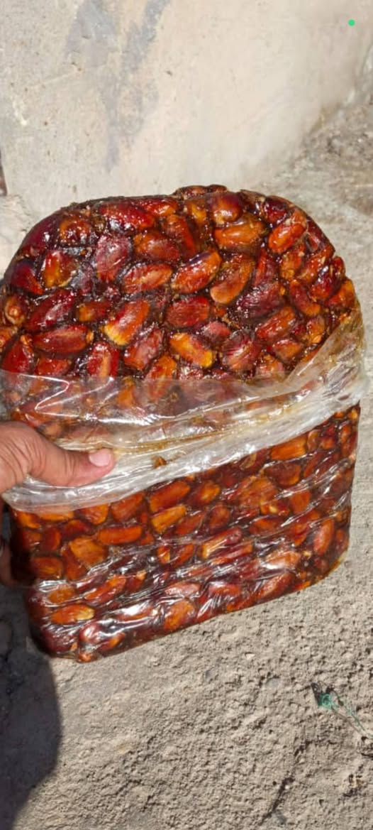 سلام عليكم يوجد تمر وفسائل شويثي 
#الفسيله وي شلعهه والشتل تصير ب10الاف 
#التمر الجيس ب12 بي 4كيلو نظيف مال السنه
#التوصيل موجود كل الاماكن 
#للحجز راسلني *********** او ماسنجر
