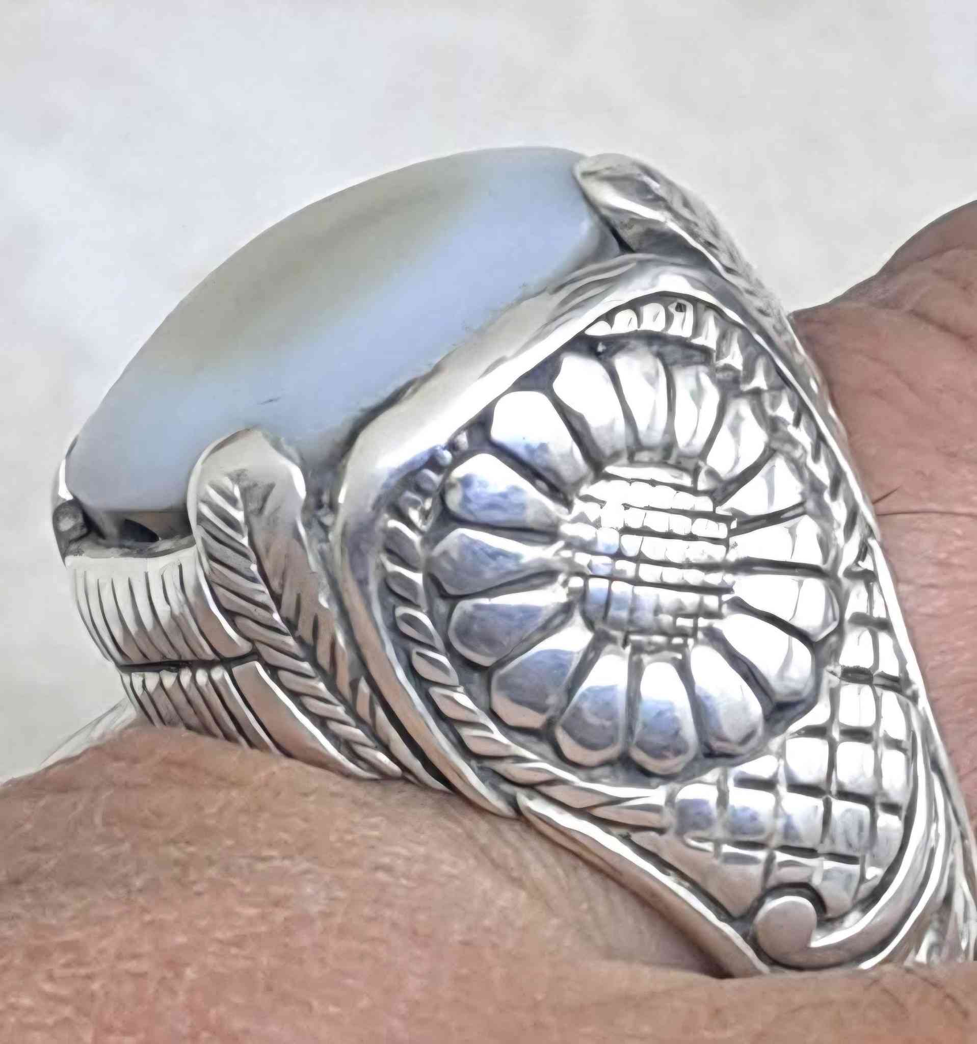 رمضان كريم عليكم احبتي تقبل الله الصيام والصلاة   خاتم  عقيق جزع يماني ثقيل وزن ٣٥ غرام صياغه يدوية تحفه  سعر الخاتم ٢٠٠ الف
بيع فقط بدون مراوس


**إذا كنت صاحب هذا الإعلان وتريد حذفه لأي سبب، رجاءا أرسل رسالة إلى الدعم الفني**