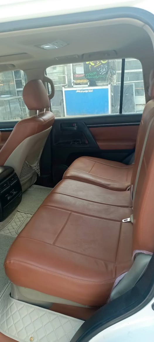 السلام عليكم لاند كروزر ١١ ستينيه للبيع رقم بغدادبسمي مكفولة ماعدى مكينه مبدل كور اصلي وباقي التفاصيل تعال خاص أو اتصل *********** السعر المطلوب ٣٢٥ يعني ثلاث دفاتر وعشرين ورقه
