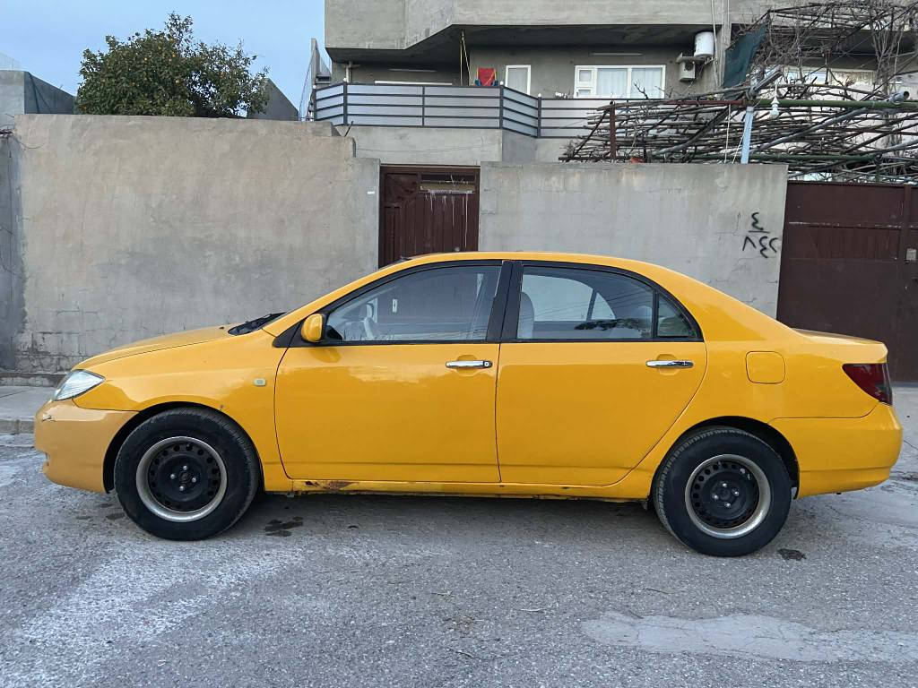 بيوادي F3 مۆدیل ٢٠١١ گیروو مەکینە لانسەر گیر عادی هەموو گیانی به شرت هه مو گياني  ایشەکات یەک  جاملغی لئدراوی هەیە بی ناوگرتن سەنەوی پلاستیکەهەیکەلی جوانە قوپاوی نیەتەبرید کامل اشیای پیوەیە گەرمی مەزبووتەناو فۆرمیکا  شاشە ایپاد 
***********
***********
شوين جمجمال شمشمل, السليمانية
