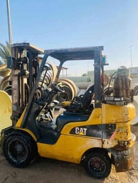 رافعة شوكية • كاتربلر ٢٠١١ • ٢٫٥ طن