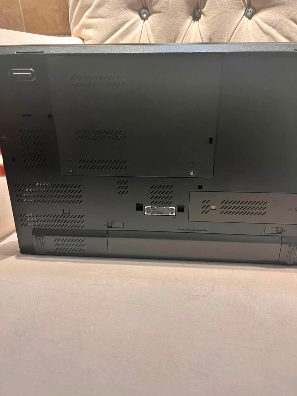 الموديل: Lenovo ThinkPad W541
الشاشة: 15.6 إنج
المعالج: Intel Core i7 الجيل الرابع (قد يكون i7-4710MQ أو i7-4810MQ أو i7-4910MQ حسب النسخة)
الرام: يدعم حتى 32GB DDR3L
كرت الشاشة:
Intel HD 4600
ومعه غالبًا NVIDIA Quadro K1100M أو K2100M
التخزين: SSD أو HDD حسب الجهاز
المنافذ: USB 3.0، DisplayPort، VGA، قارئ SD، ومنفذ Doc  السعر ٤٠٠ الف بي مجال


**إذا كنت صاحب هذا الإعلان وتريد حذفه لأي سبب، رجاءا أرسل رسالة إلى الدعم الفني**