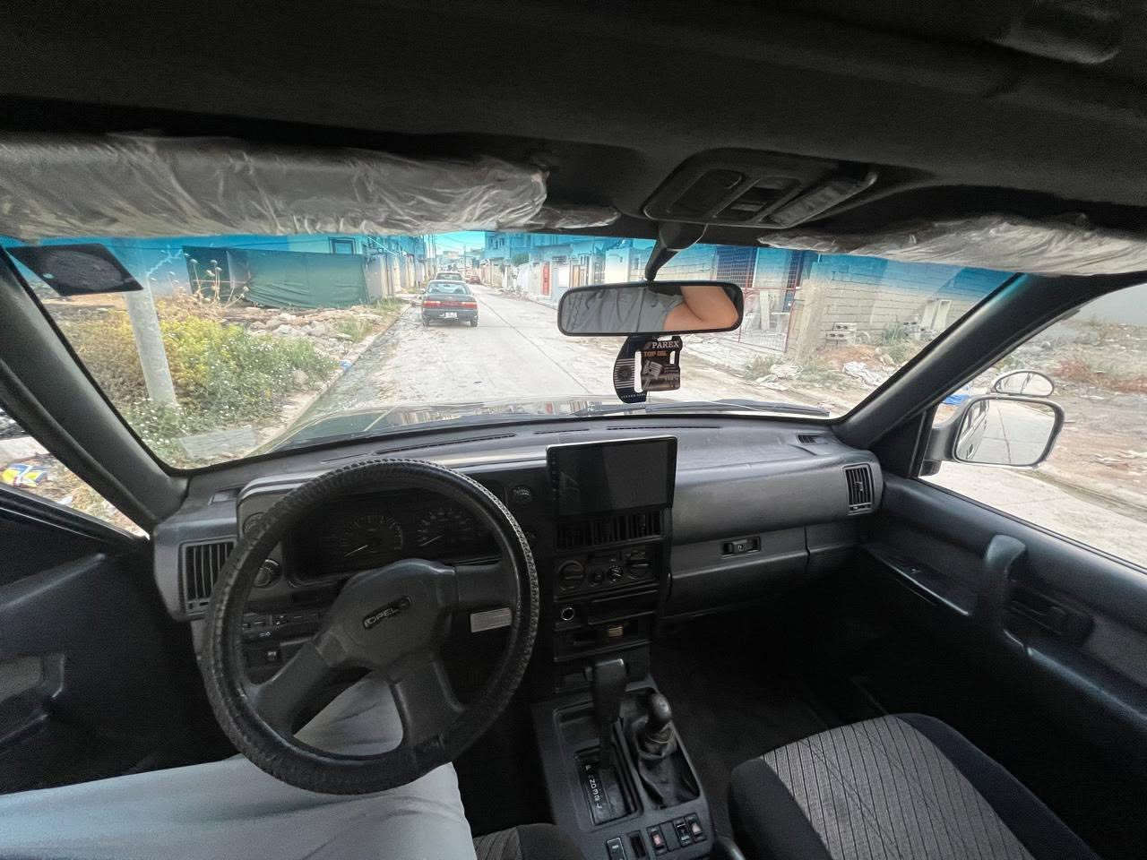 السلام عليكم بيع او مراوس سيارة اوبل ازوزه تروبر 1993 فول مواصفات LTD 4*4  سيارة وضع شركة بلادية كلها تبريد ثلج تدفئة شغاله تخم تاير جديد محرك خير من الله شاشة كامرة رقم نينوى دولي بسمي 2031 هزة جديدة كهربائيات كلها شغالة السعر 72 بيها مجال بسيط للاستفسار الاتصال على الارقام ***********
***********
