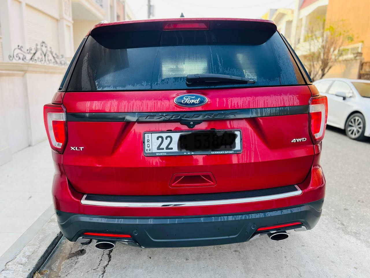 ***********
رد ئێکسپلوەر 2018 XLT ٦ پستن
تەنها یەک پارچە بۆیاغە
ئێرباگ تەنها سووکان سیستەم بیلادی بەشەرت
گێڕ و مەکینە بەشەرت ، چوار تایەو ویل نوێ 
بەسمە و شغال ، سندوق شفت ، دبل اکسل ،.تبرید دوو زۆن و سێ شاشە و زۆر مواسفاتی تر
رەقەم و هەز و سنەوی تازە تا ٢٠٢٧ أربيل, العراق
