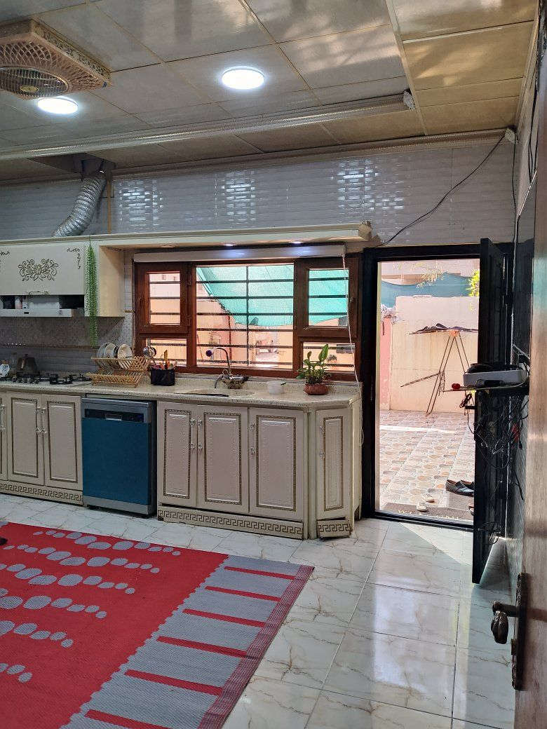 بيت للبيع ماليه مو طابو مساحه ٢٠٠م في كركوك حي عسكري خلف بنزين خانه جهان بيت ركن طابق واحد بيها غرفتين نوم واستقبال وصحيات مقدم على تمليك بيها كود لسعر وتفاصيل إتصال على رقم مبايل ***********
