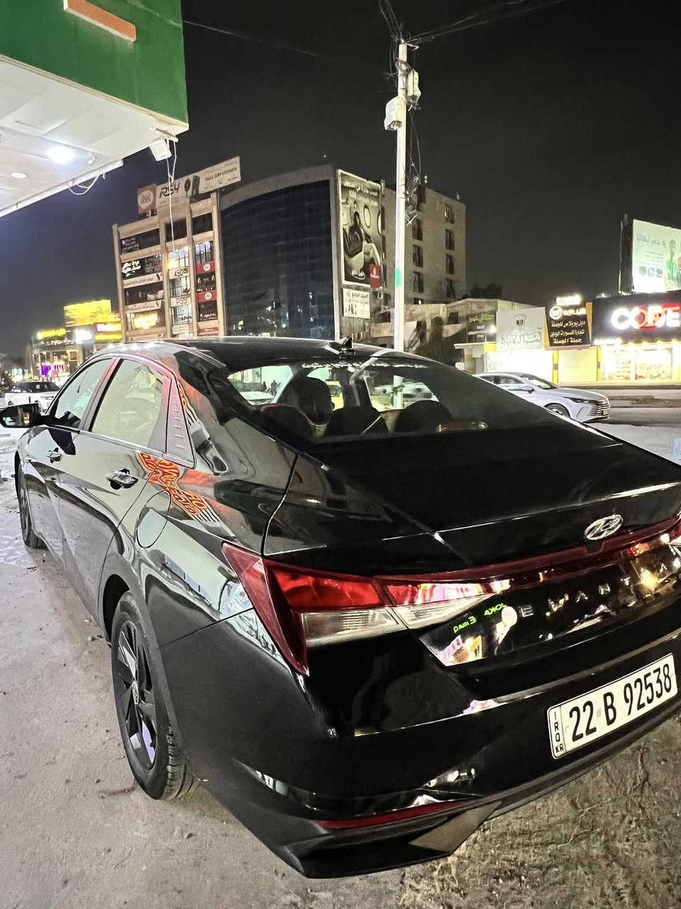 السلام عليكم
🚗 للبيع — Hyundai Elantra 2022 فئة Blue

الموديل: 2022المحرك: 2000 سي سي DOHC دوش  

المواصفات:• شاشة وسطية• كامرة خلفية• تشغيل عن بعد حساسات بارك• Auto Hold• مثبت سرعة• نظام المحافظة على المسار• رادار أمامي• بلوتوث وApple CarPlay لاسلكي
جنطة ذكية تنفتح عند الاقتراب•
رادار تحذيري عند فتح الابواب  اذا سيارة قريبة عليك
سايد بريك بصمة
وبعد هوايه مواصفات بيعا  
      السيارة استخدام شخصي ماشية ١٠٨ كيلو 
 كير محرك كهربائيات كفالة 
الحادث جاملغ وشويه من البنيد نفسهم مصلحات يعني قطعة صبغ وشويه من البنيد بدون تبديل السيارة كلها ليبل واحد صور الحادث وسونار جديد بلمنشور
نقوصات السيارة غاز تبريد وتعديلات بلكشر بوليش بلجديد مسويلها باتري جديد شادلها تراي 
رقمها شمالي تريد تحويل تريد وكالة 
السعر: (١٣٠ ) بيها مجال
للاستفسار: ( ***********)
عنواني زيونة او اعظمية
